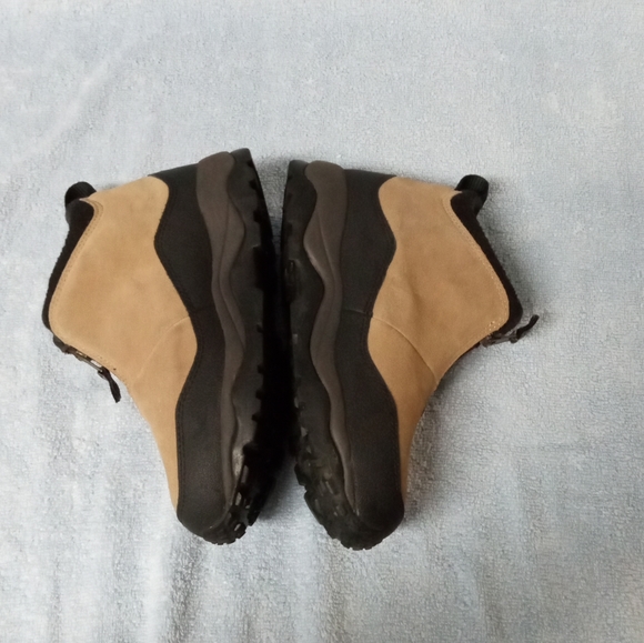 LLBean zipup suede ankle boots rubberized sides tabbed back pulls Primal… - Picture 3 of 8